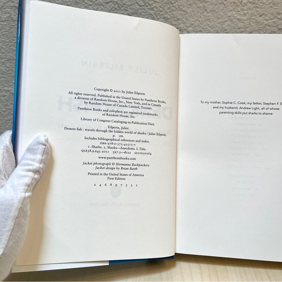 Demon Fish Book Hardcover W/dust-jacket NWT.Sharks! - Picture 5 of 6